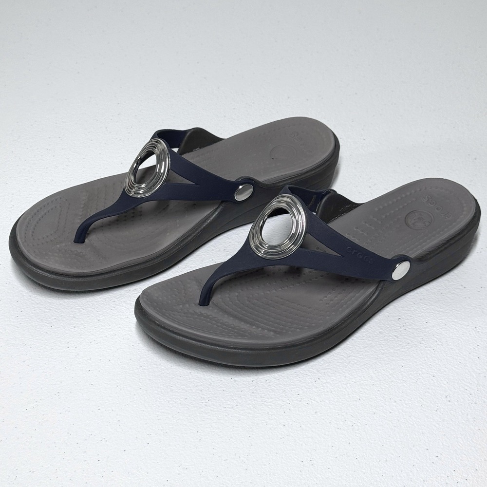 Crocs Womens 9 Sanrah Beveled Circle Sandals Blue Grey Wedge Flip Flops